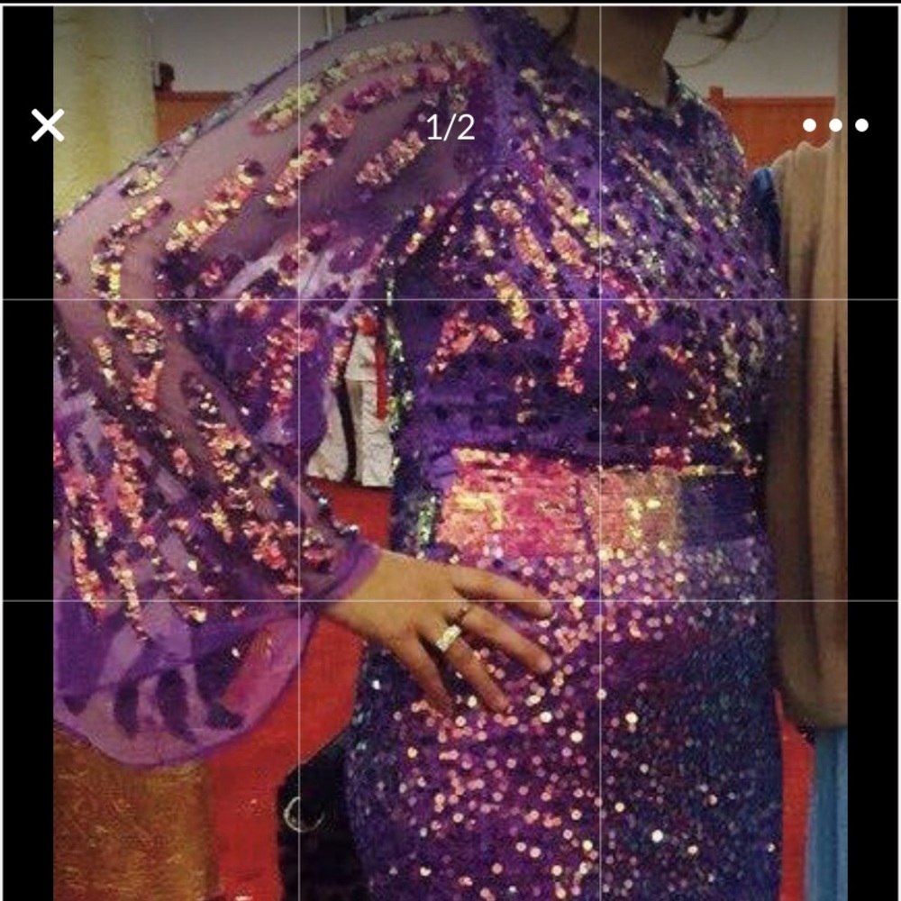 Long sleeve dress open in the beck